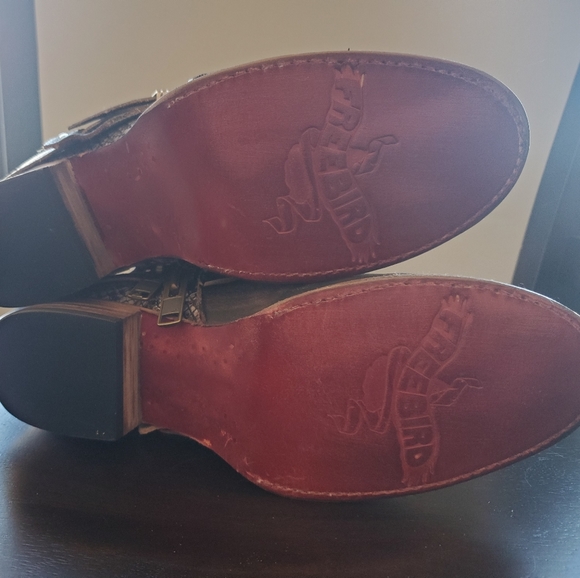 Freebird Belfast Black Multi Size 8 Brand New In Box - Picture 2 of 4